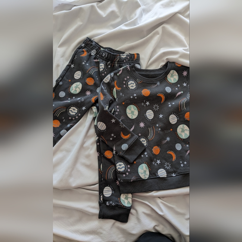 4T space sweatshirt NWOT